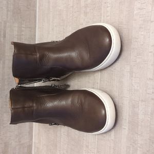 Gentle Souls by Kenneth Cole Booties